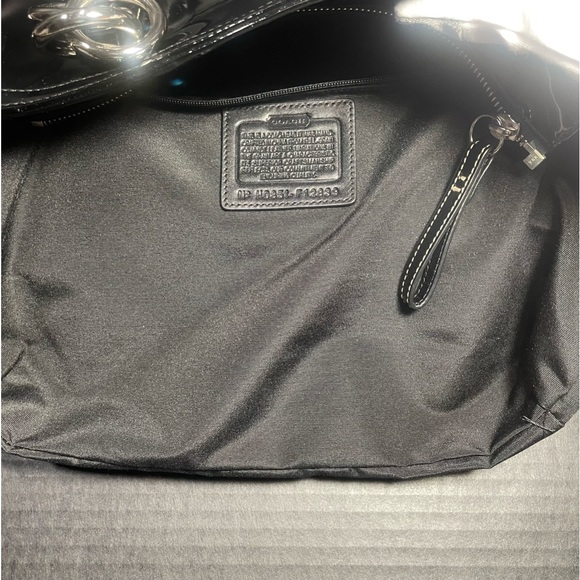 Coach Black Patent Leather Tote Excellent, classy, LIKE NEW VERY WELL CARED FOR - Picture 17 of 17